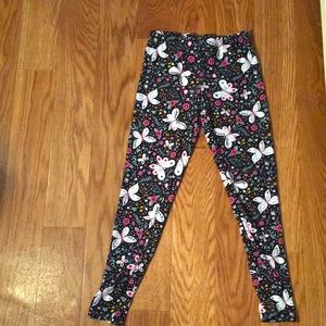 Black leggings with print on them